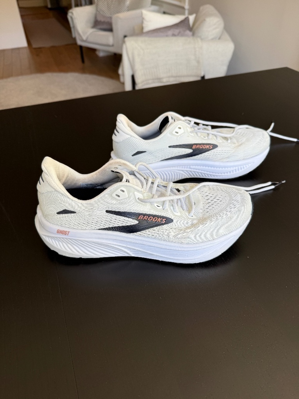 Brooks Ghost 16 Women’s 10.5 Narrow 2A White Running Shoes - Used